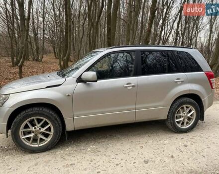 Серый Сузуки Гранд Витара, объемом двигателя 2 л и пробегом 210 тыс. км за 6500 $, фото 5 на Automoto.ua