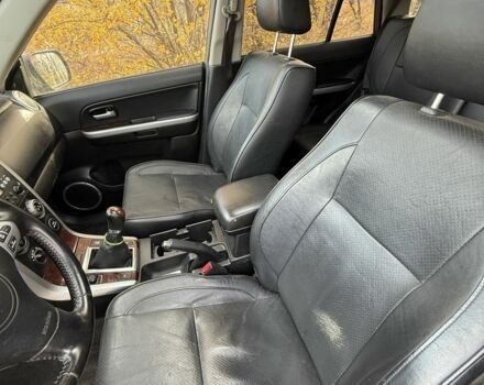 Сірий Сузукі Гранд Вітара, об'ємом двигуна 1.9 л та пробігом 200 тис. км за 2450 $, фото 3 на Automoto.ua