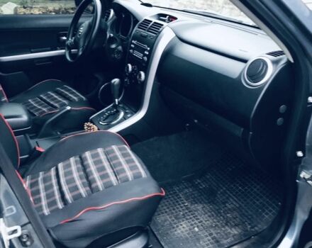 Серый Сузуки Гранд Витара, объемом двигателя 2 л и пробегом 115 тыс. км за 8600 $, фото 4 на Automoto.ua