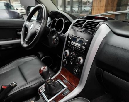 Серый Сузуки Гранд Витара, объемом двигателя 2 л и пробегом 210 тыс. км за 6999 $, фото 2 на Automoto.ua