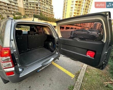 Серый Сузуки Гранд Витара, объемом двигателя 2 л и пробегом 120 тыс. км за 8200 $, фото 7 на Automoto.ua