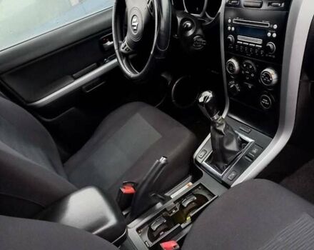 Серый Сузуки Гранд Витара, объемом двигателя 2 л и пробегом 210 тыс. км за 6500 $, фото 2 на Automoto.ua