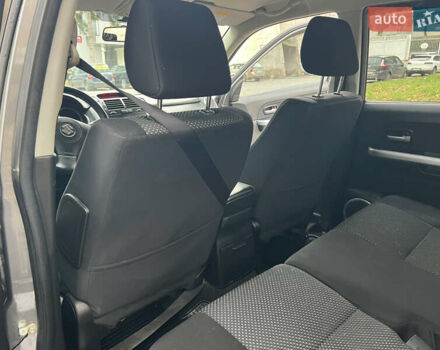 Серый Сузуки Гранд Витара, объемом двигателя 2 л и пробегом 89 тыс. км за 8000 $, фото 3 на Automoto.ua