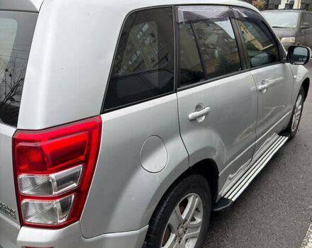 Серый Сузуки Гранд Витара, объемом двигателя 2 л и пробегом 217 тыс. км за 7500 $, фото 3 на Automoto.ua