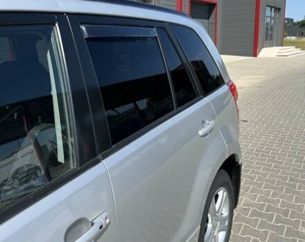 Серый Сузуки Гранд Витара, объемом двигателя 2 л и пробегом 256 тыс. км за 6800 $, фото 2 на Automoto.ua