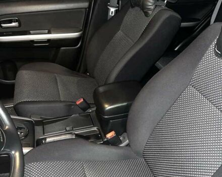 Сірий Сузукі Гранд Вітара, об'ємом двигуна 2 л та пробігом 88 тис. км за 7399 $, фото 4 на Automoto.ua