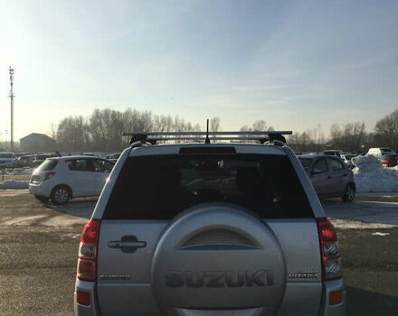 Серый Сузуки Гранд Витара, объемом двигателя 2 л и пробегом 400 тыс. км за 9750 $, фото 3 на Automoto.ua