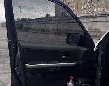 Сірий Сузукі Гранд Вітара, об'ємом двигуна 2.74 л та пробігом 125 тис. км за 9800 $, фото 14 на Automoto.ua