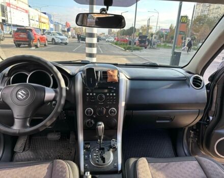 Сірий Сузукі Гранд Вітара, об'ємом двигуна 2 л та пробігом 150 тис. км за 8000 $, фото 5 на Automoto.ua