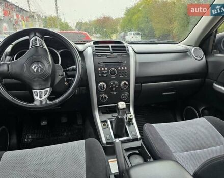 Сірий Сузукі Гранд Вітара, об'ємом двигуна 2 л та пробігом 163 тис. км за 3950 $, фото 21 на Automoto.ua