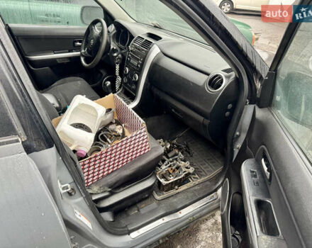 Серый Сузуки Гранд Витара, объемом двигателя 2.7 л и пробегом 258 тыс. км за 3500 $, фото 9 на Automoto.ua