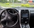 Сірий Сузукі Гранд Вітара, об'ємом двигуна 2.39 л та пробігом 330 тис. км за 8000 $, фото 3 на Automoto.ua