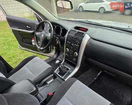 Сірий Сузукі Гранд Вітара, об'ємом двигуна 2 л та пробігом 163 тис. км за 3950 $, фото 29 на Automoto.ua