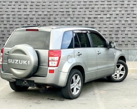Серый Сузуки Гранд Витара, объемом двигателя 2 л и пробегом 180 тыс. км за 7800 $, фото 3 на Automoto.ua