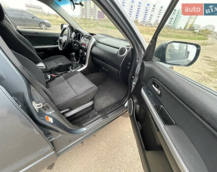 Серый Сузуки Гранд Витара, объемом двигателя 2 л и пробегом 218 тыс. км за 6900 $, фото 8 на Automoto.ua