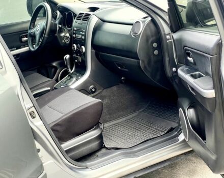 Серый Сузуки Гранд Витара, объемом двигателя 2 л и пробегом 180 тыс. км за 7800 $, фото 5 на Automoto.ua