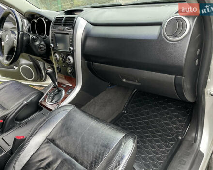Серый Сузуки Гранд Витара, объемом двигателя 2 л и пробегом 171 тыс. км за 7900 $, фото 28 на Automoto.ua