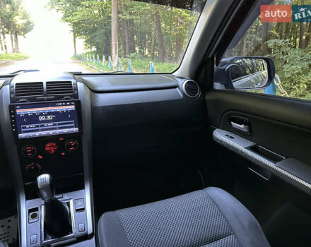 Сірий Сузукі Гранд Вітара, об'ємом двигуна 2 л та пробігом 222 тис. км за 8000 $, фото 17 на Automoto.ua
