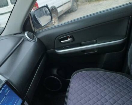 Сірий Сузукі Гранд Вітара, об'ємом двигуна 1.87 л та пробігом 228 тис. км за 8000 $, фото 6 на Automoto.ua