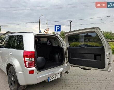Сірий Сузукі Гранд Вітара, об'ємом двигуна 2.39 л та пробігом 330 тис. км за 8000 $, фото 15 на Automoto.ua