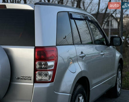 Серый Сузуки Гранд Витара, объемом двигателя 2 л и пробегом 282 тыс. км за 7700 $, фото 3 на Automoto.ua