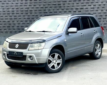 Серый Сузуки Гранд Витара, объемом двигателя 2 л и пробегом 180 тыс. км за 7800 $, фото 1 на Automoto.ua