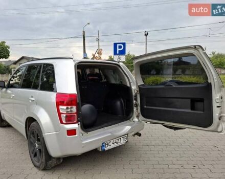 Сірий Сузукі Гранд Вітара, об'ємом двигуна 2.39 л та пробігом 330 тис. км за 8000 $, фото 7 на Automoto.ua