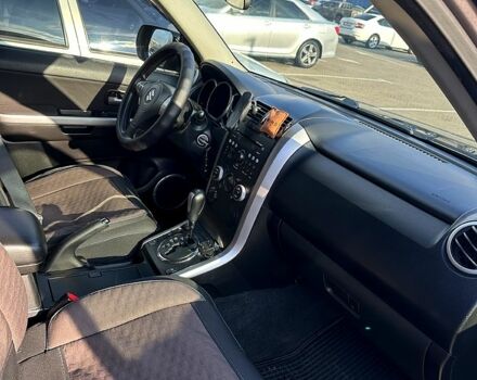 Сірий Сузукі Гранд Вітара, об'ємом двигуна 2 л та пробігом 150 тис. км за 7800 $, фото 7 на Automoto.ua