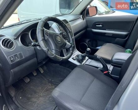 Серый Сузуки Гранд Витара, объемом двигателя 2.4 л и пробегом 91 тыс. км за 7850 $, фото 7 на Automoto.ua