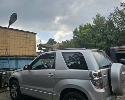 Серый Сузуки Гранд Витара, объемом двигателя 2.4 л и пробегом 200 тыс. км за 8600 $, фото 4 на Automoto.ua