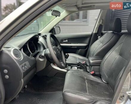 Серый Сузуки Гранд Витара, объемом двигателя 1.87 л и пробегом 242 тыс. км за 8240 $, фото 2 на Automoto.ua