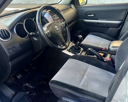 Сірий Сузукі Гранд Вітара, об'ємом двигуна 1.9 л та пробігом 304 тис. км за 3500 $, фото 6 на Automoto.ua
