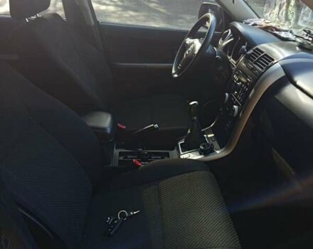 Сірий Сузукі Гранд Вітара, об'ємом двигуна 2.4 л та пробігом 164 тис. км за 9000 $, фото 5 на Automoto.ua