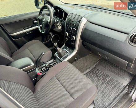 Сірий Сузукі Гранд Вітара, об'ємом двигуна 2.4 л та пробігом 200 тис. км за 8200 $, фото 11 на Automoto.ua