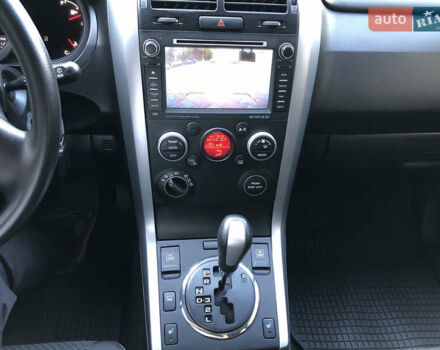 Серый Сузуки Гранд Витара, объемом двигателя 2.4 л и пробегом 127 тыс. км за 10000 $, фото 5 на Automoto.ua