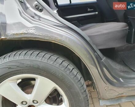 Сузуки Гранд Витара 2010 в Славянске на Automoto.ua Серый Сузуки Гранд Витара, объемом двигателя 2.4 л и пробегом 222 тыс. км за 10000 $, фото 18 на Automoto.ua