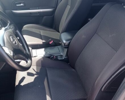 Сірий Сузукі Гранд Вітара, об'ємом двигуна 2.4 л та пробігом 120 тис. км за 11000 $, фото 5 на Automoto.ua