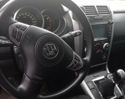 Сірий Сузукі Гранд Вітара, об'ємом двигуна 2.39 л та пробігом 120 тис. км за 10500 $, фото 4 на Automoto.ua