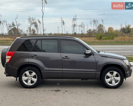 Серый Сузуки Гранд Витара, объемом двигателя 2.4 л и пробегом 200 тыс. км за 8200 $, фото 5 на Automoto.ua