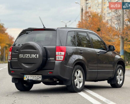Сузуки Гранд Витара 2010 в Харькове на Automoto.ua Серый Сузуки Гранд Витара, объемом двигателя 2.4 л и пробегом 200 тыс. км за 8750 $, фото 3 на Automoto.ua