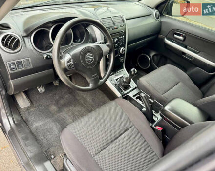 Сірий Сузукі Гранд Вітара, об'ємом двигуна 2.4 л та пробігом 200 тис. км за 8200 $, фото 8 на Automoto.ua