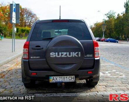 Серый Сузуки Гранд Витара, объемом двигателя 2.4 л и пробегом 208 тыс. км за 7000 $, фото 2 на Automoto.ua