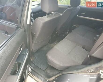 Сузуки Гранд Витара 2010 в Славянске на Automoto.ua Серый Сузуки Гранд Витара, объемом двигателя 2.4 л и пробегом 222 тыс. км за 10000 $, фото 8 на Automoto.ua