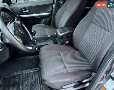 Серый Сузуки Гранд Витара, объемом двигателя 2.4 л и пробегом 200 тыс. км за 8200 $, фото 12 на Automoto.ua