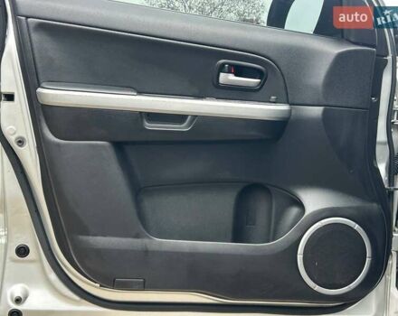 Сірий Сузукі Гранд Вітара, об'ємом двигуна 2.4 л та пробігом 148 тис. км за 8900 $, фото 11 на Automoto.ua