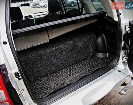 Серый Сузуки Гранд Витара, объемом двигателя 2.39 л и пробегом 271 тыс. км за 14500 $, фото 18 на Automoto.ua