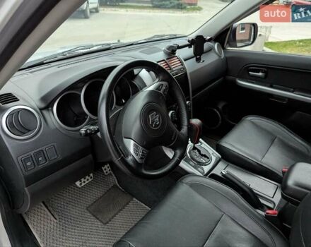 Сузуки Гранд Витара 2016 в Полтаве на Automoto.ua Серый Сузуки Гранд Витара, объемом двигателя 2.4 л и пробегом 71 тыс. км за 16300 $, фото 17 на Automoto.ua