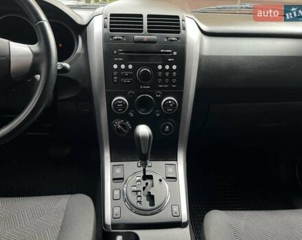Сірий Сузукі Гранд Вітара, об'ємом двигуна 2.39 л та пробігом 112 тис. км за 11900 $, фото 8 на Automoto.ua