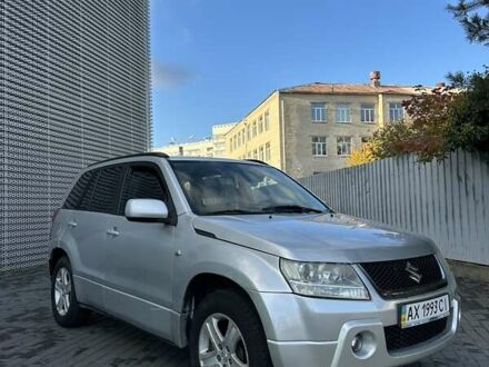 Сузукі Гранд Вітара 2005 у Харкові на Automoto.ua Сірий Сузукі Гранд Вітара, об'ємом двигуна 2 л та пробігом 312 тис. км за 6500 $, фото 1 на Automoto.ua