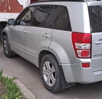 Серый Сузуки Гранд Витара, объемом двигателя 2 л и пробегом 295 тыс. км за 6250 $, фото 1 на Automoto.ua